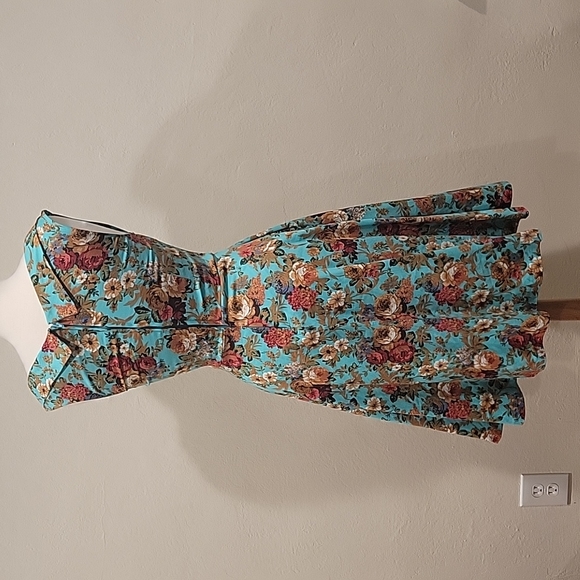 Lindy Bop dress - Picture 2 of 6